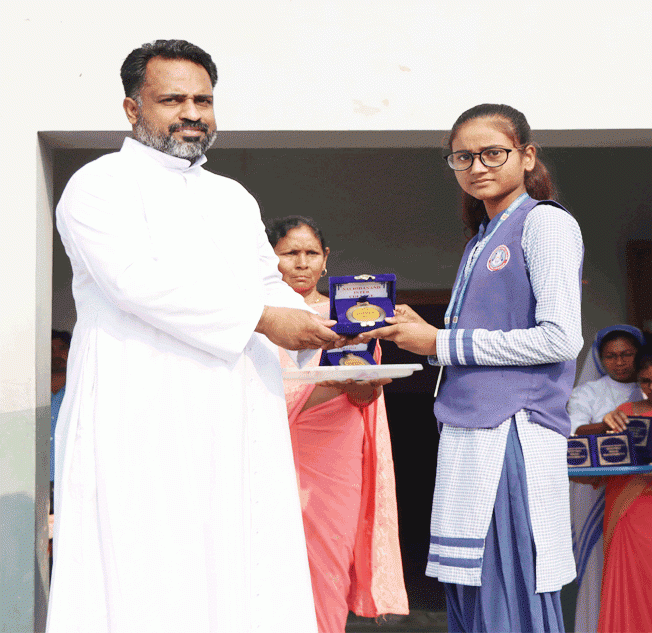 Prize Distribution To Topperse